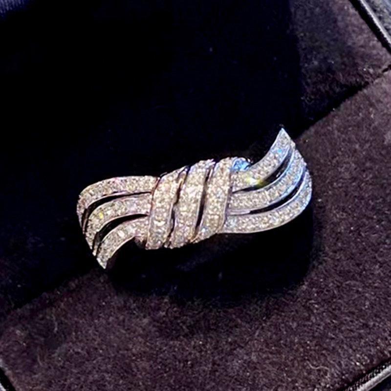 Cao Shi Ma Hua Knitted Light-Luxury Ring For Women