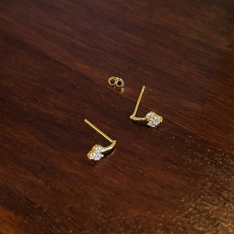 Simple And Elegant Heart-Shaped Stud Earrings