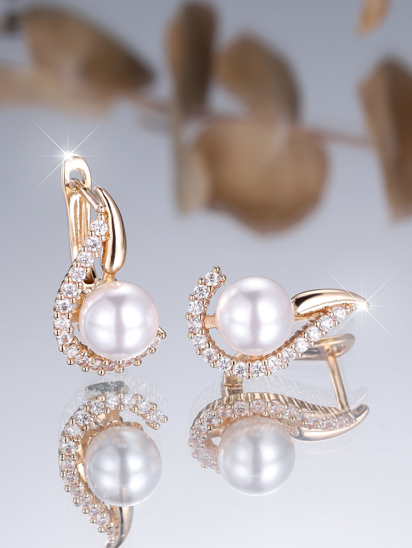 Champagne Gold Pearl-Inlaid Round White Diamond Earrings