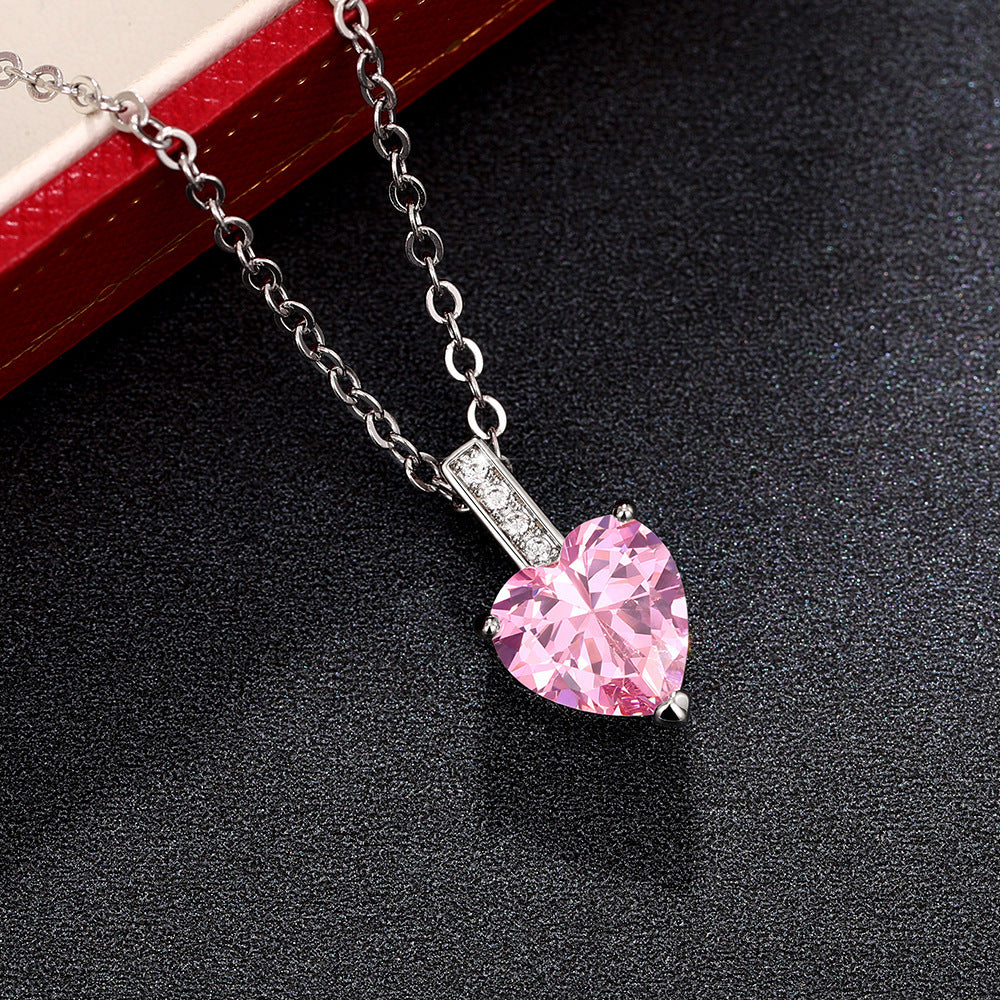 O-shaped Chain Necklace With A Zircon Heart Pendant