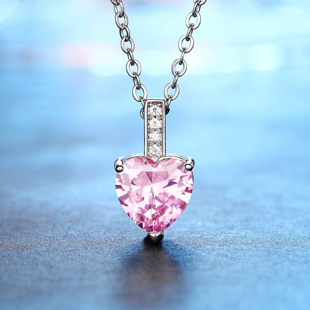 O-shaped Chain Necklace With A Zircon Heart Pendant