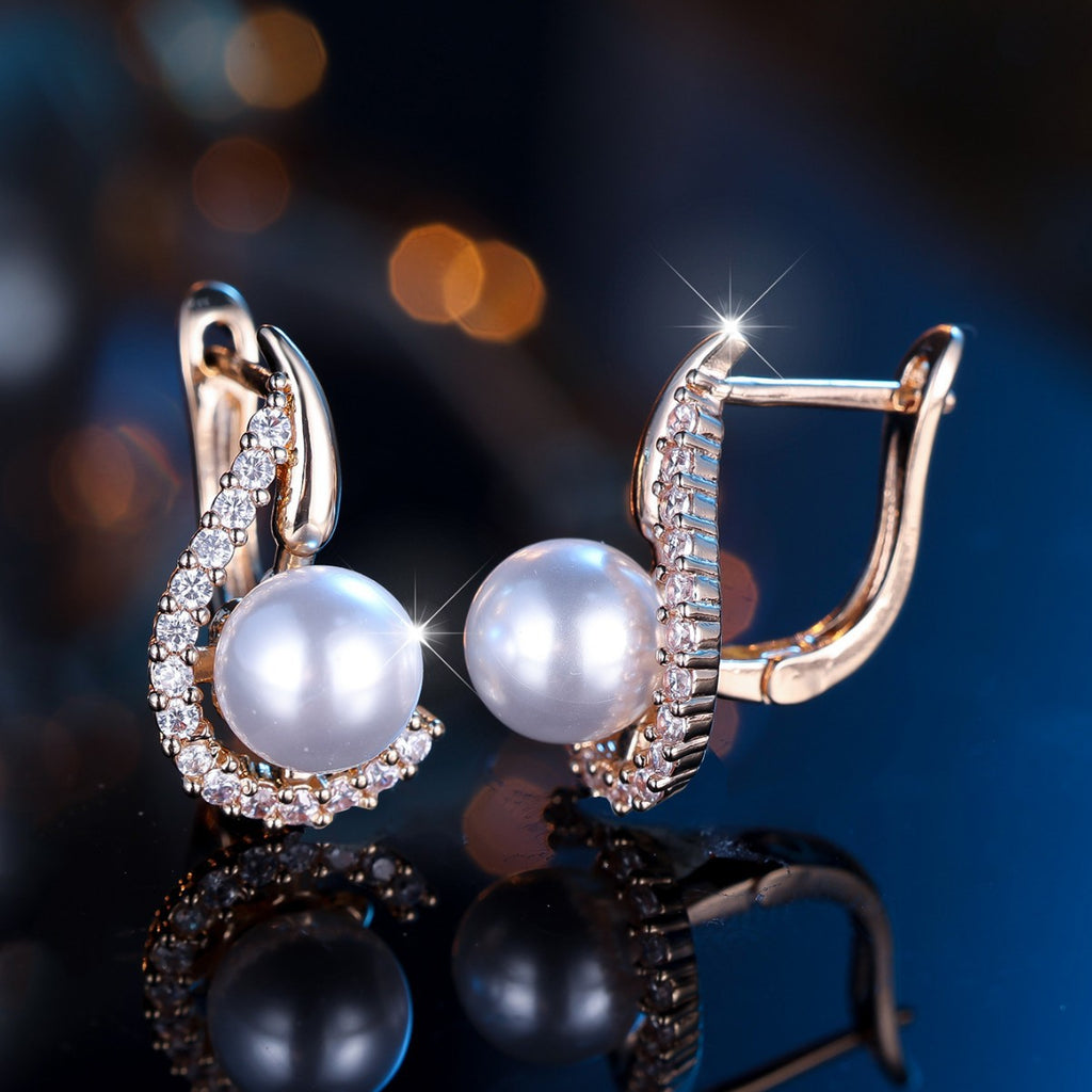 Champagne Gold Pearl-Inlaid Round White Diamond Earrings