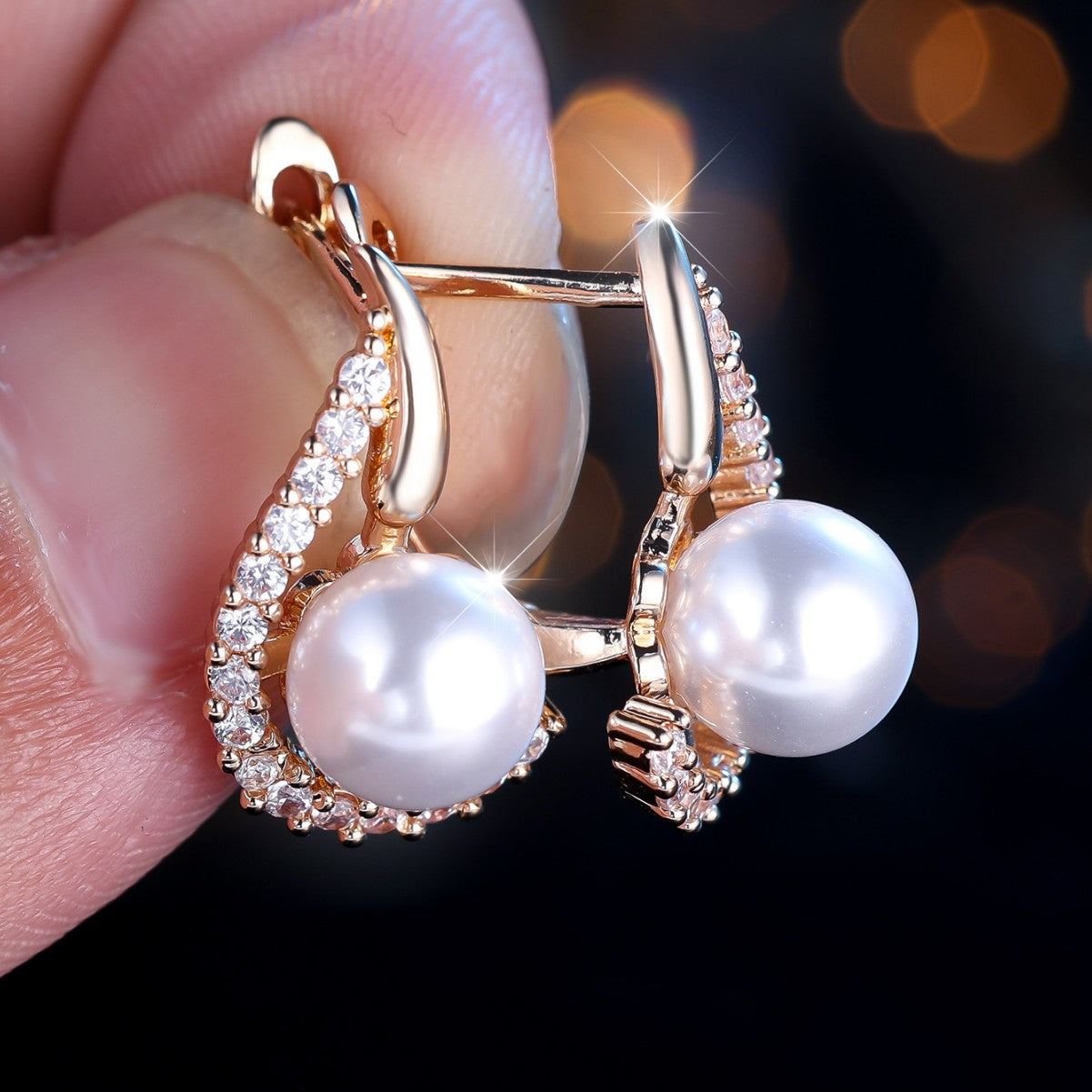 Champagne Gold Pearl-Inlaid Round White Diamond Earrings