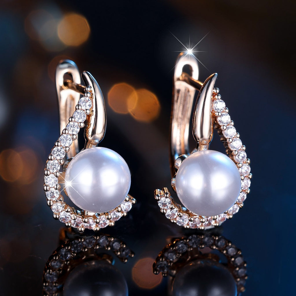 Champagne Gold Pearl-Inlaid Round White Diamond Earrings
