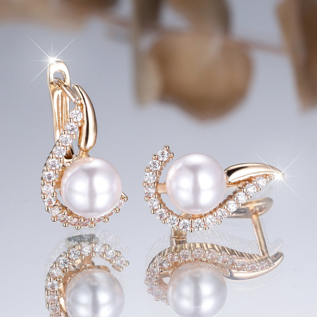 Champagne Gold Pearl-Inlaid Round White Diamond Earrings