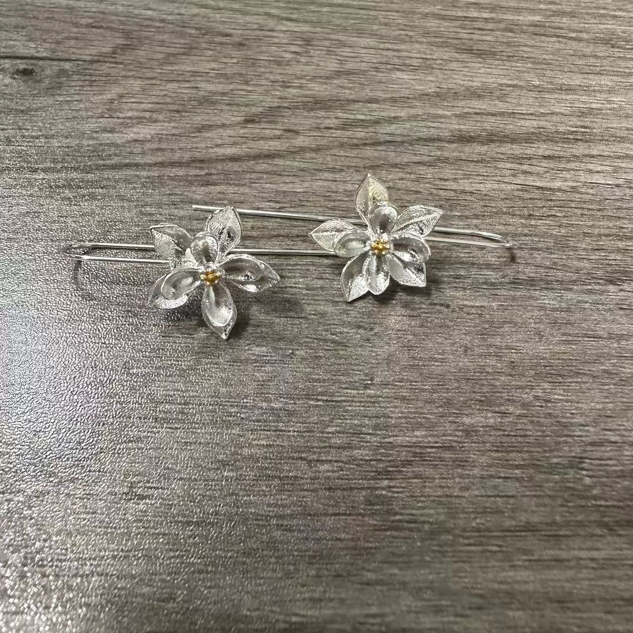 Vintage Exquisite Flower Earrings