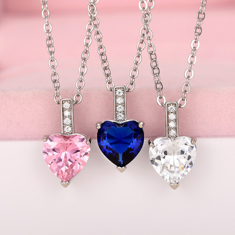O-shaped Chain Necklace With A Zircon Heart Pendant